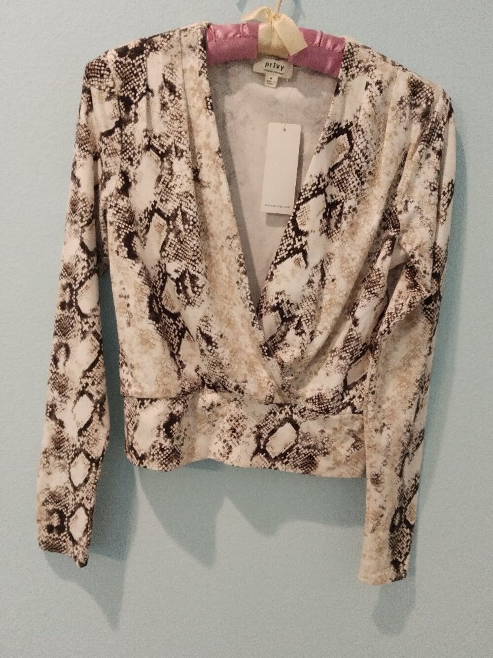 NWT Women's Privy Privately Privileged Open Front Top Medium